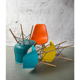 Krzesło z tworzywa P016W PP jasny niebieski/buk marki D2.Design