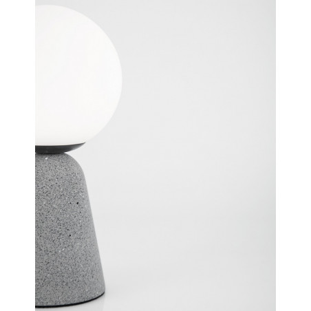 Lampa betonowa ze szklanym kloszem Noon szaro-biała