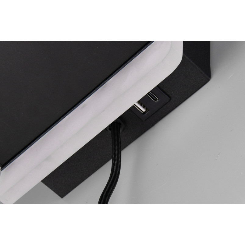 Kinkiet nowoczesny z półką usb i ładowaniem indukcyjnym Fairfield LED czarny mat Trio