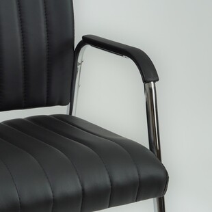 Krzesło biurowe z ekoskóry VIGOR czarne marki Halmar
