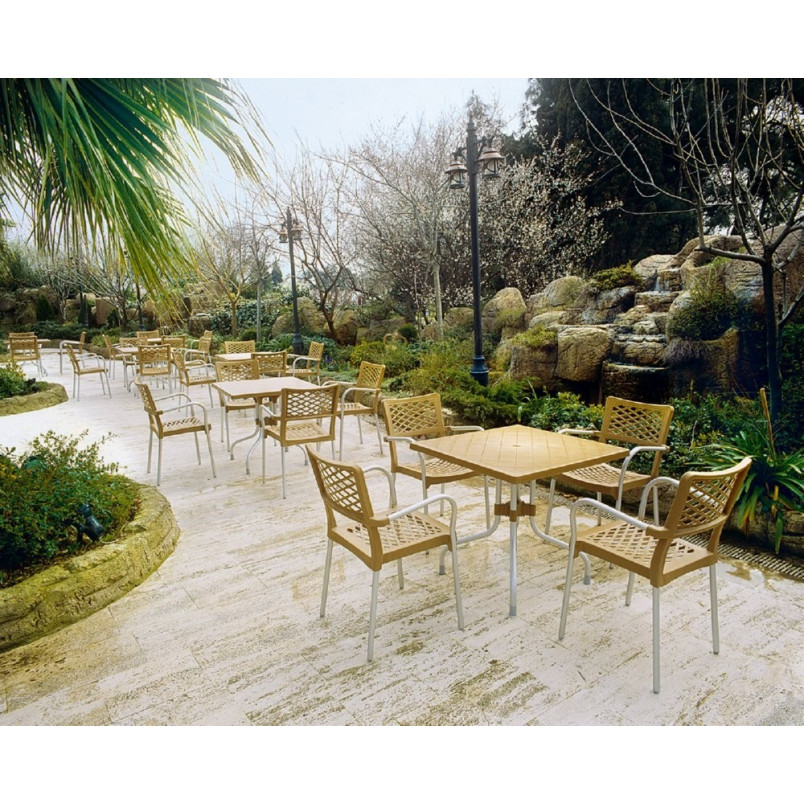 Krzesło ogrodowe z podłokietnikami Bella beżowe marki Siesta