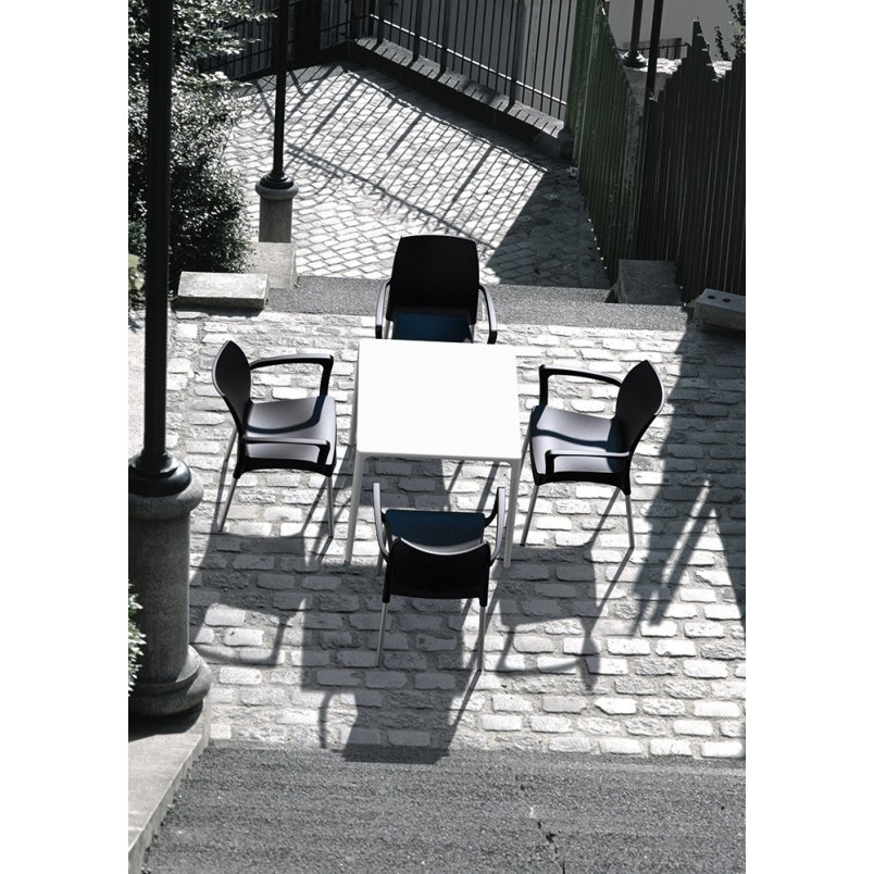 Stół ogrodowy plastikowy Mango 72x72 srebrnoszary marki Siesta