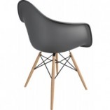 Krzesło kubełkowe z podłokietnikami P018W PP czarny/buk marki D2.Design