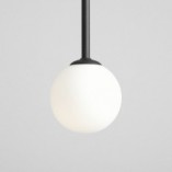 Lampa sufitowa szklana kula Pinne Long 14 biało-czarna marki Aldex