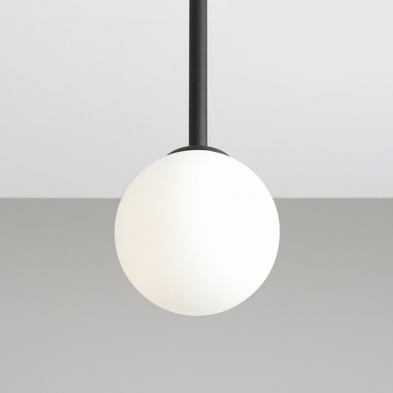 Lampa sufitowa szklana kula Pinne Short 14 biało-czarna marki Aldex