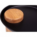 Stolik boczny drewniany z tacą Tyk 43 dębowo-czarny marki Nordifra