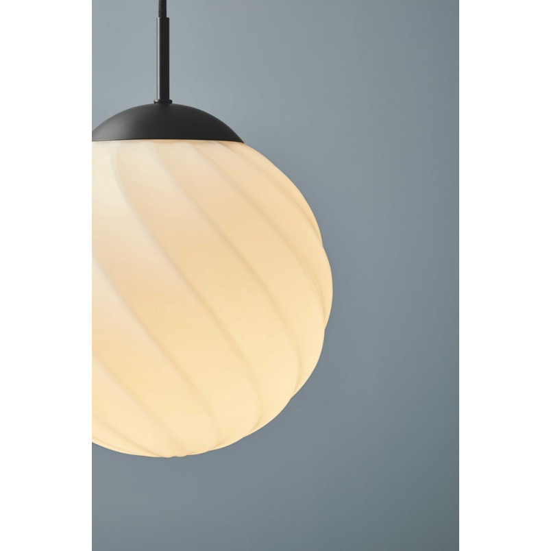 Lampa szklana kula Twist 25cm opal/czarny HaloDesign